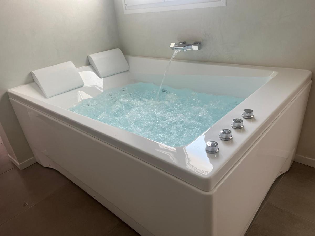 Spa Jungle Le Mesnil-Saint-Denis Екстериор снимка